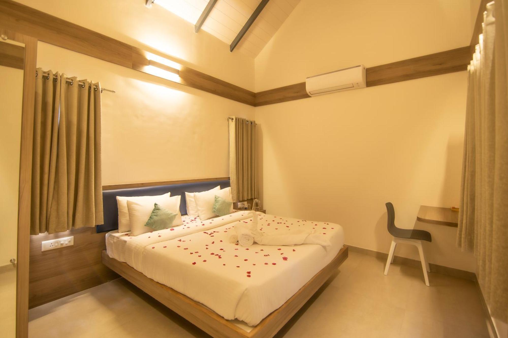 Saffronstays Eden, Nashik - Pet-Friendly Villa With Pool, Jacuzzi & Grape Farm Εξωτερικό φωτογραφία